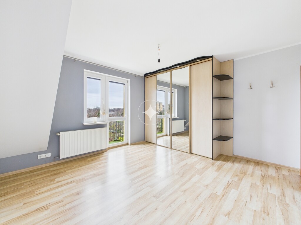 3-pokojowe mieszkanie oraz działka nad jeziorem