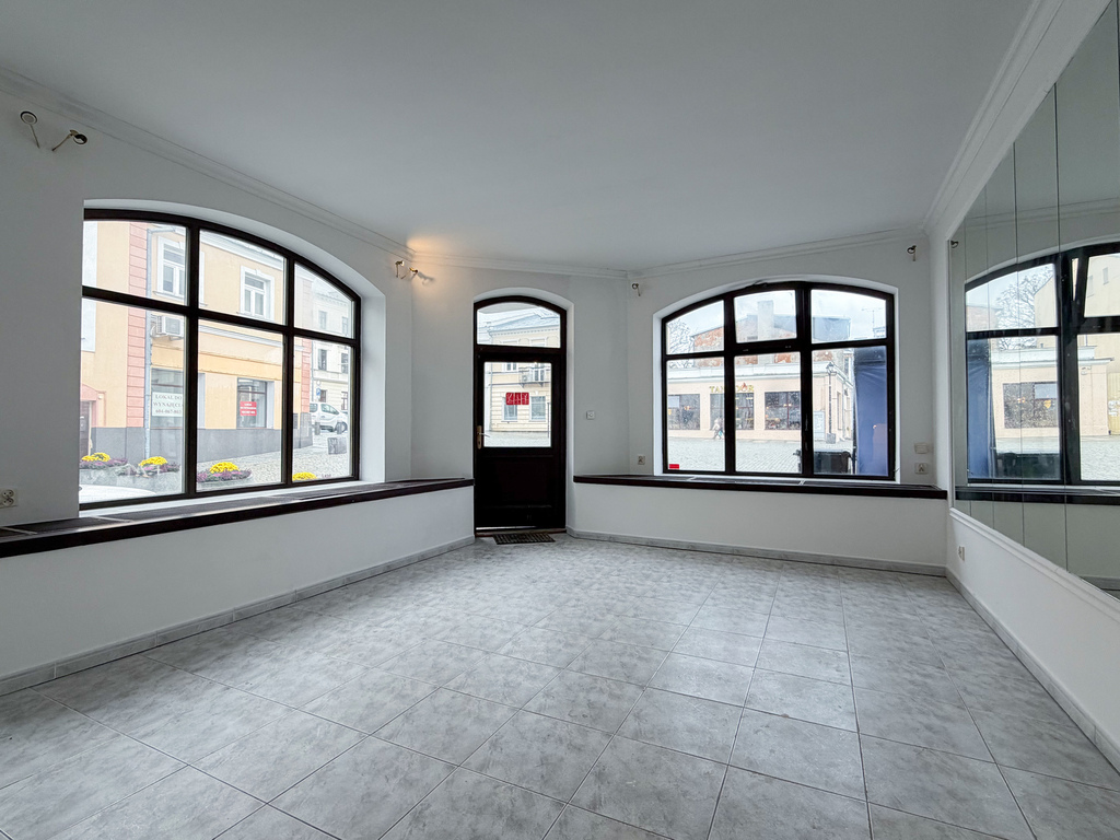 Lokal usługowy na parterze w ścisłym centrum Chełm