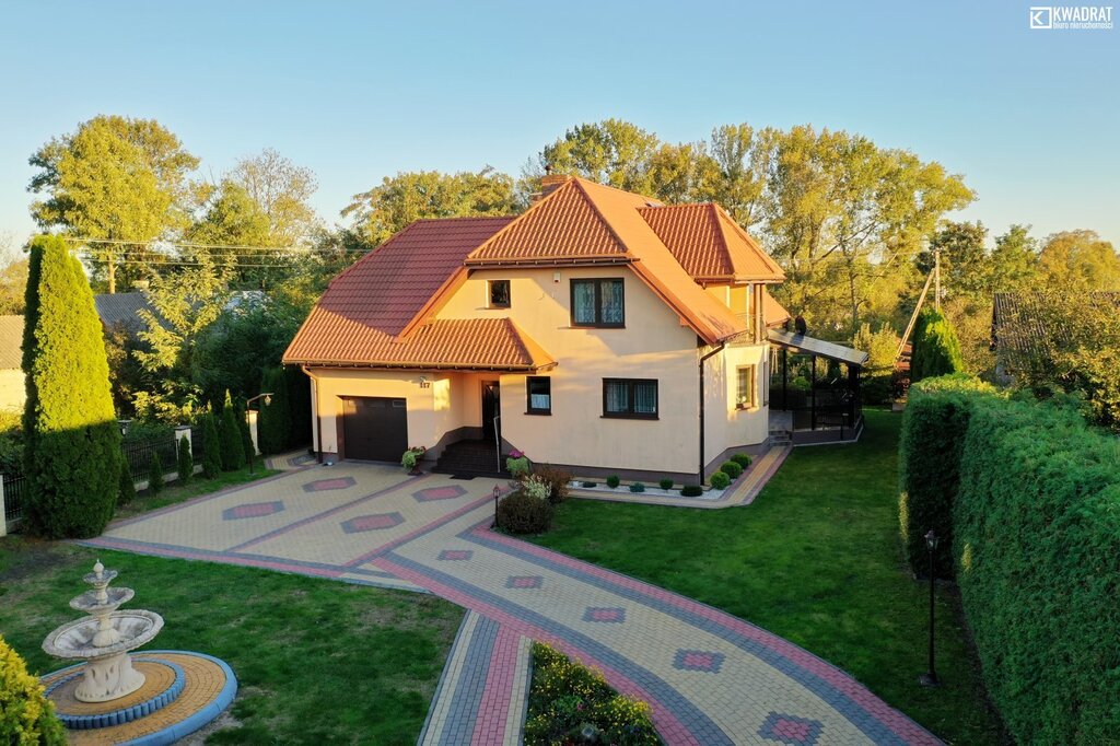 Piękny dom w Oleśnikach (Trawniki), 7 pokoi.