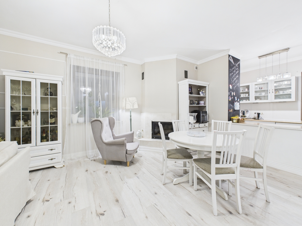 Dom wolnostojący Kunicach z pięknym ogrodem