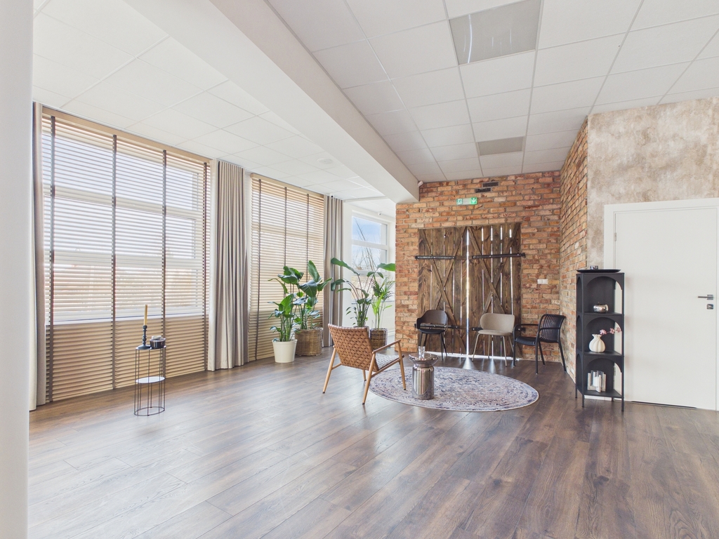 Lokal usługowy 350m2 - duża otwarta przestrzeń!!