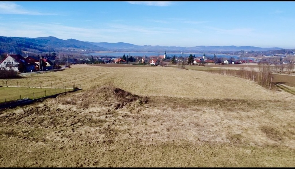 Widokowa działka w Sosnówce, prąd na działce.