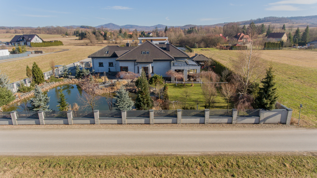 Dom w górach ze stawem Jaszkowa gmina Kłodzko