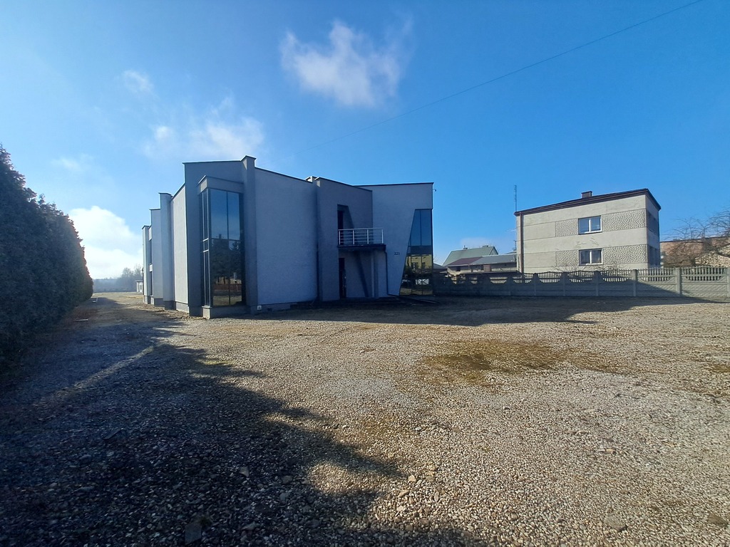 Nieruchomość handlowo- produkcyjna przy DK42