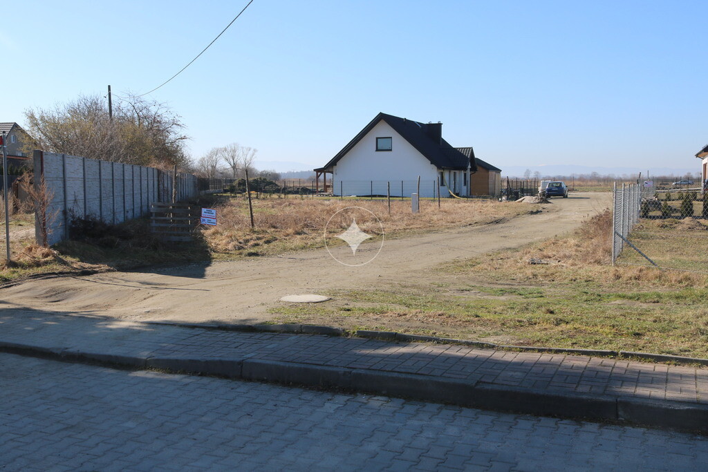 Działka budowlana Nysa z dostępem do mediów + MPZP