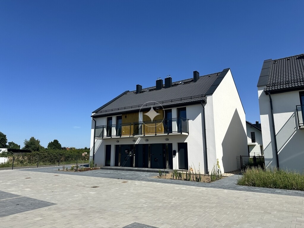 Nowe, 3 pok., parking na 2 auta, strych, 2 balkony