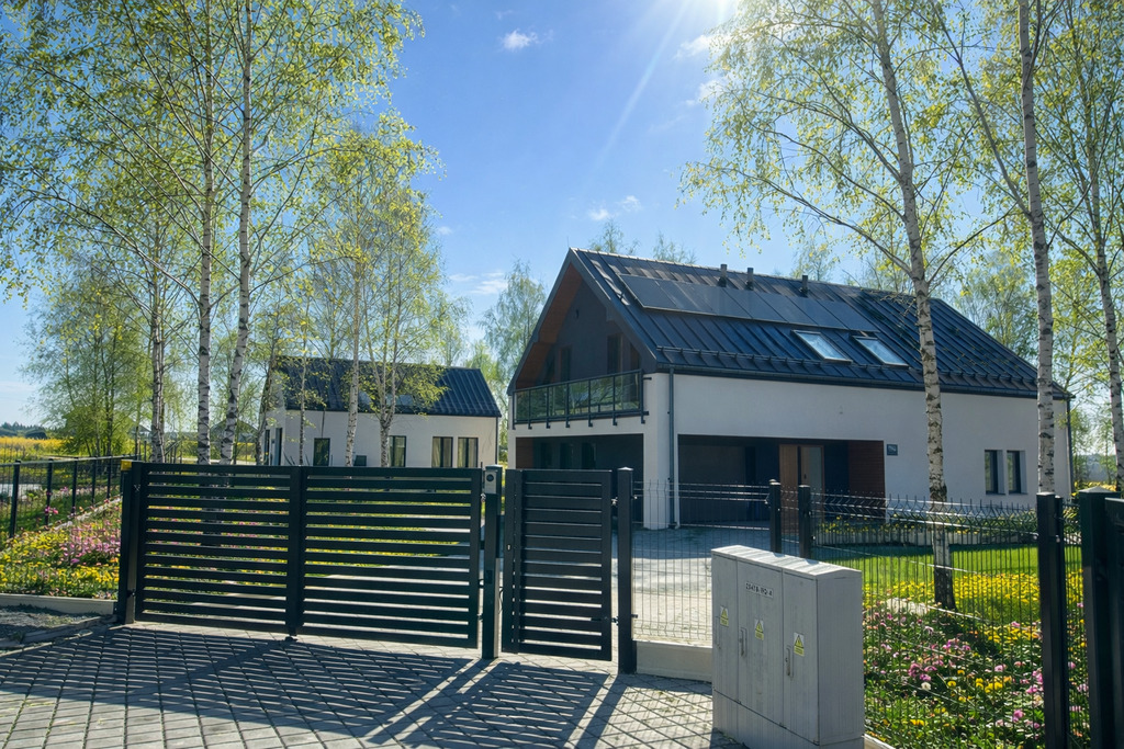 Nowoczesny dom - stodoła/35a/5 pokoi/154m2/Skała