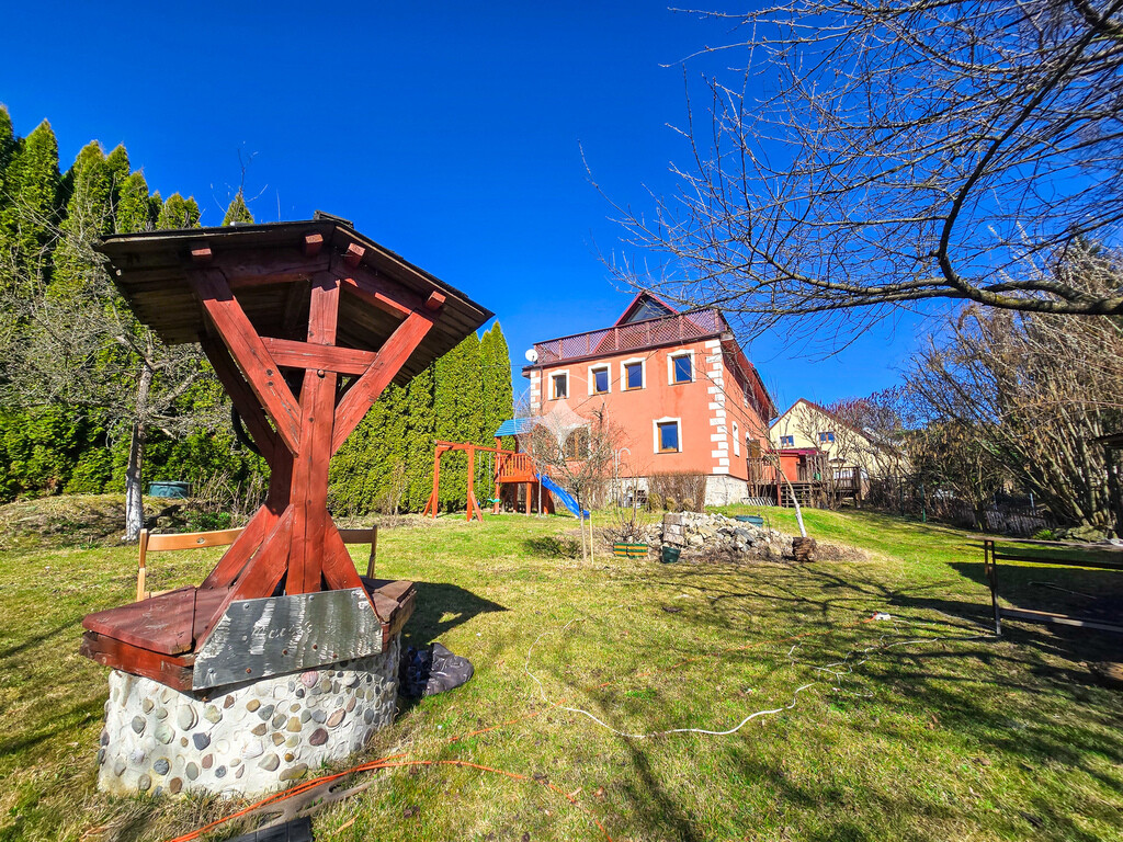 Dom pełen możliwości - Komarno k. Jeleniej Góry