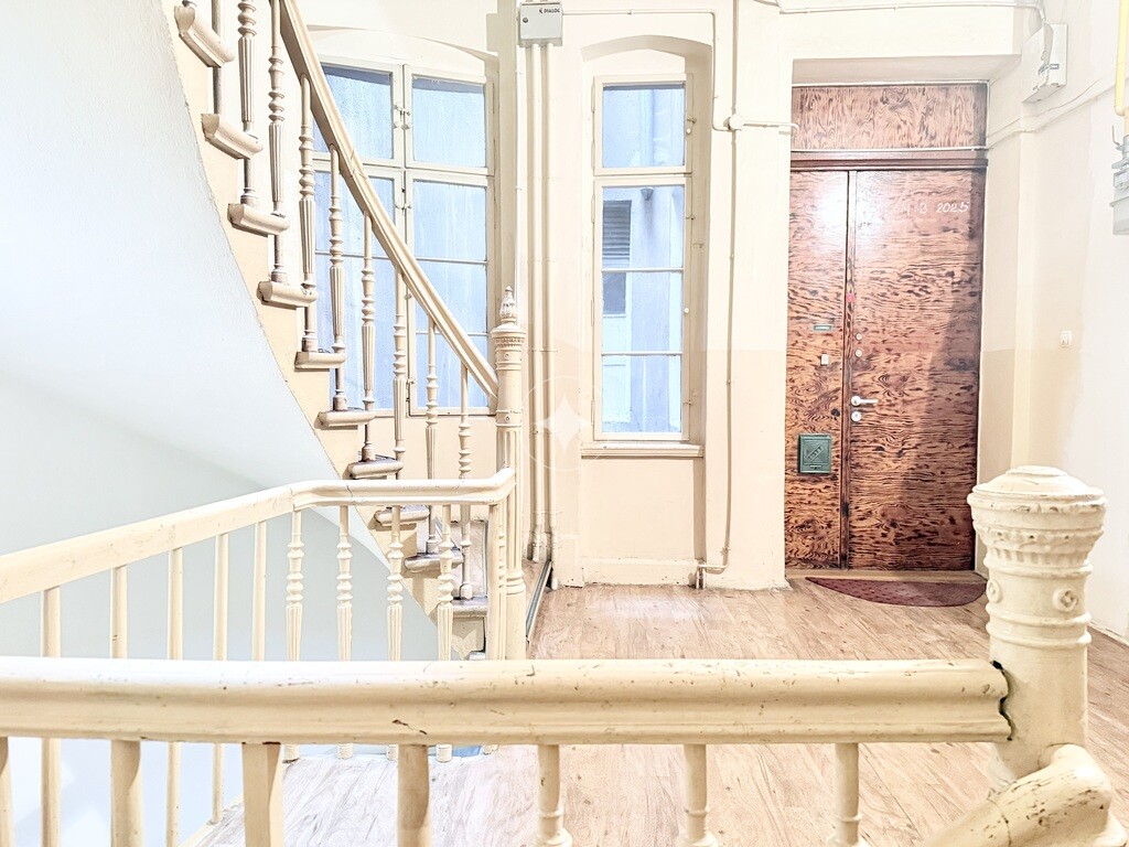 Słoneczne duże  M3 w Centrum do remontu- booking.