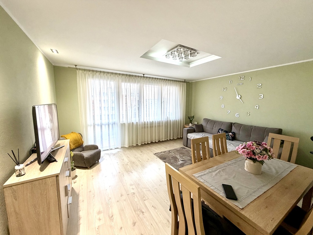 Mieszkanie Os.Pułanki 57m2 / 3 pokoje /balkon