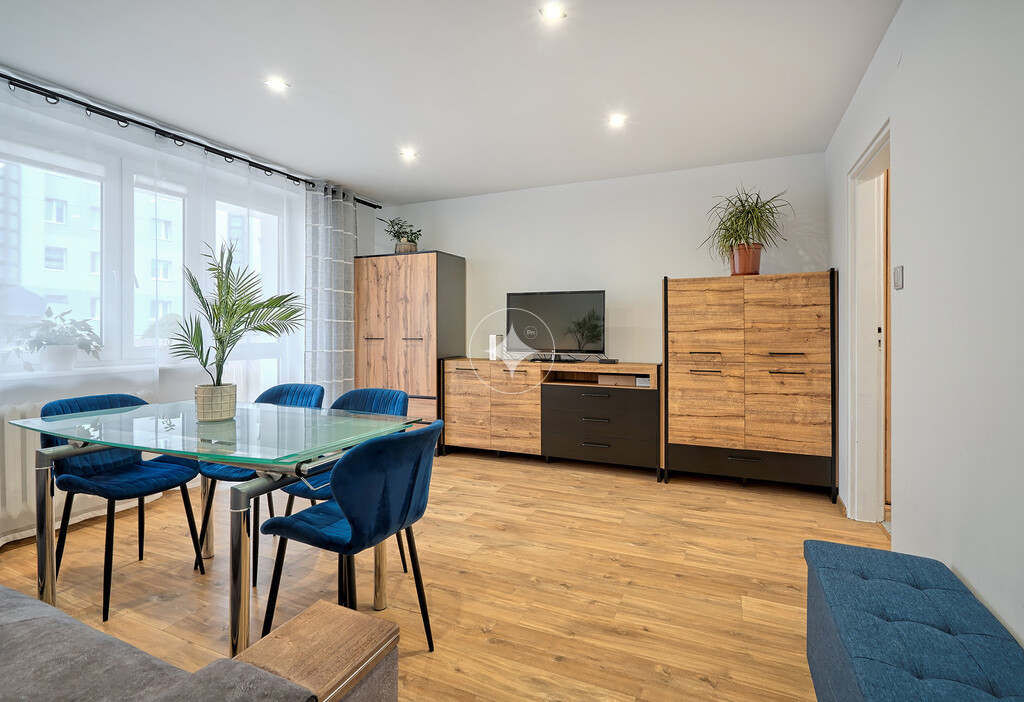 REZERWACJA 2 pok z balkonem oraz osobną kuchnią