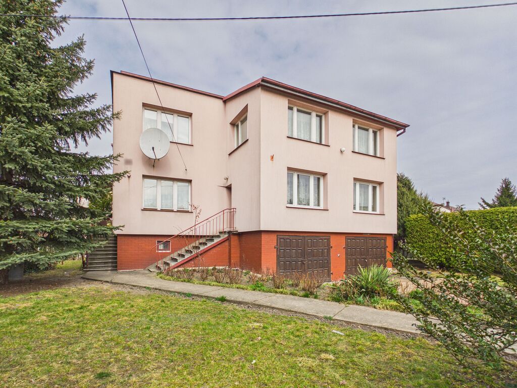 Łapy – przestronny dom z ogrodem + 2 garaże!