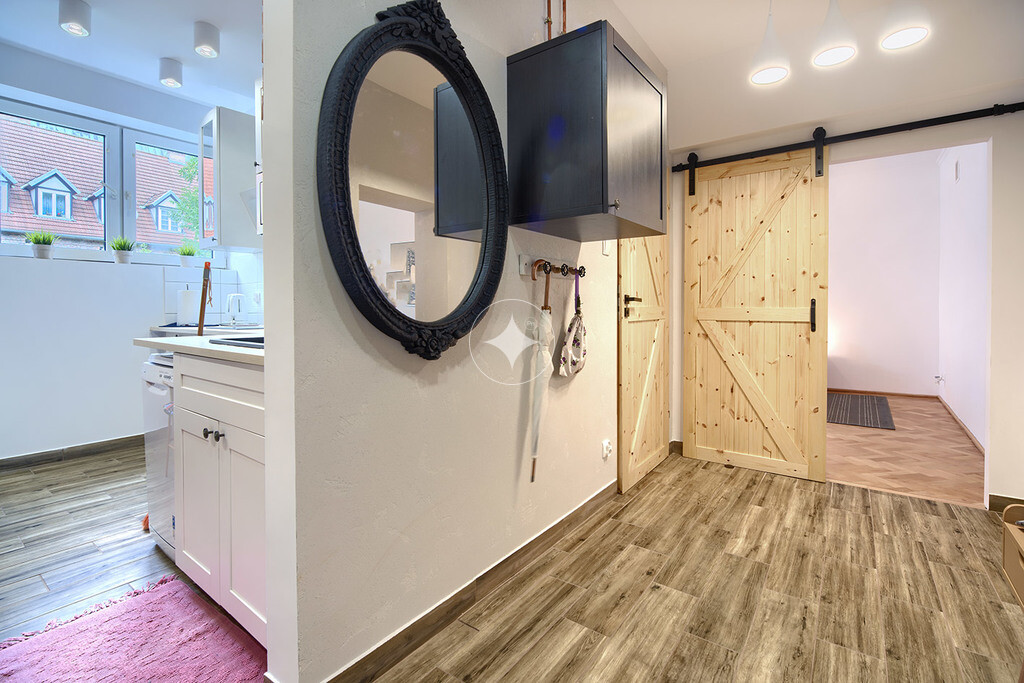 Tylko u Nas ! 2 pok. z balkonem i osobną kuchnią