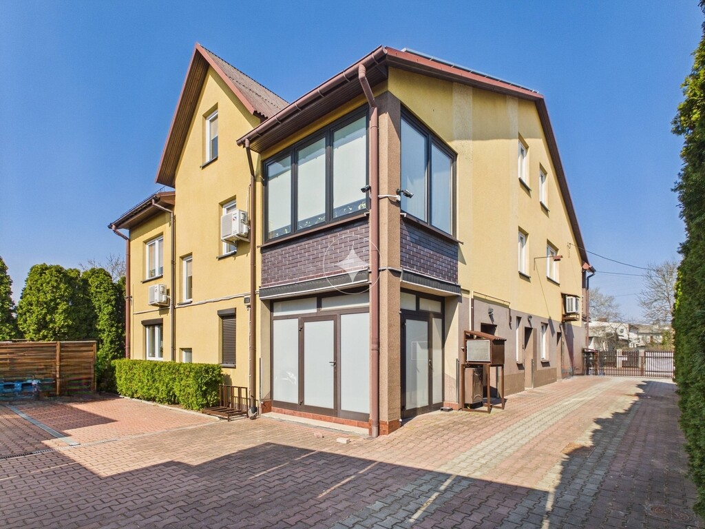 Tłuszcz: kompleks usługowo-mieszkalny + 2 działki