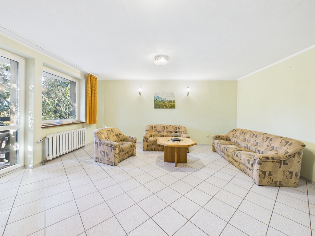 Lokal użytkowy 200m2 na działce 900m2 /Radwanice