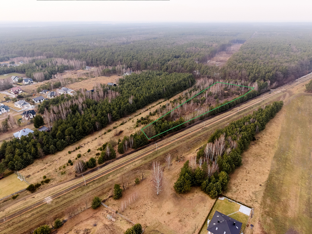Duża działka budowlana przy lesie – 2707 m²