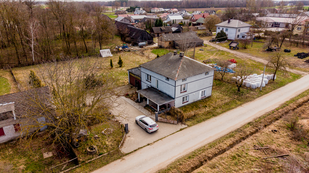 Dom z budynkami gospodarczymi, 8000 m² działki