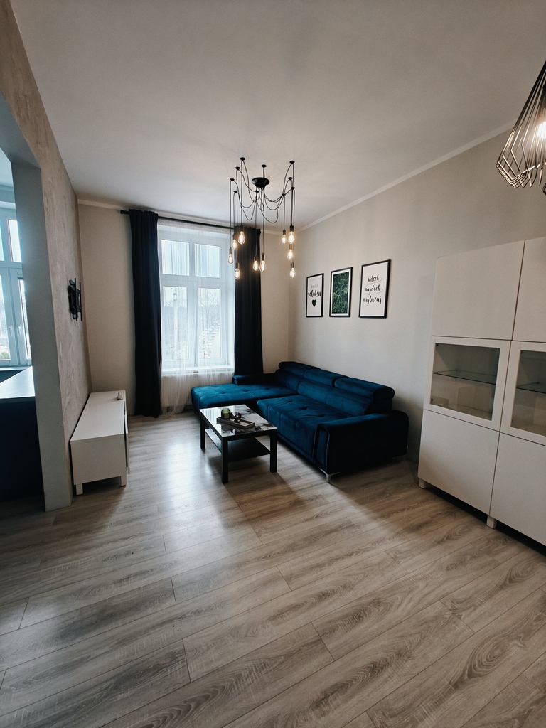 Klimatyczne mieszkanie/ 3 pokoje/ 60m2