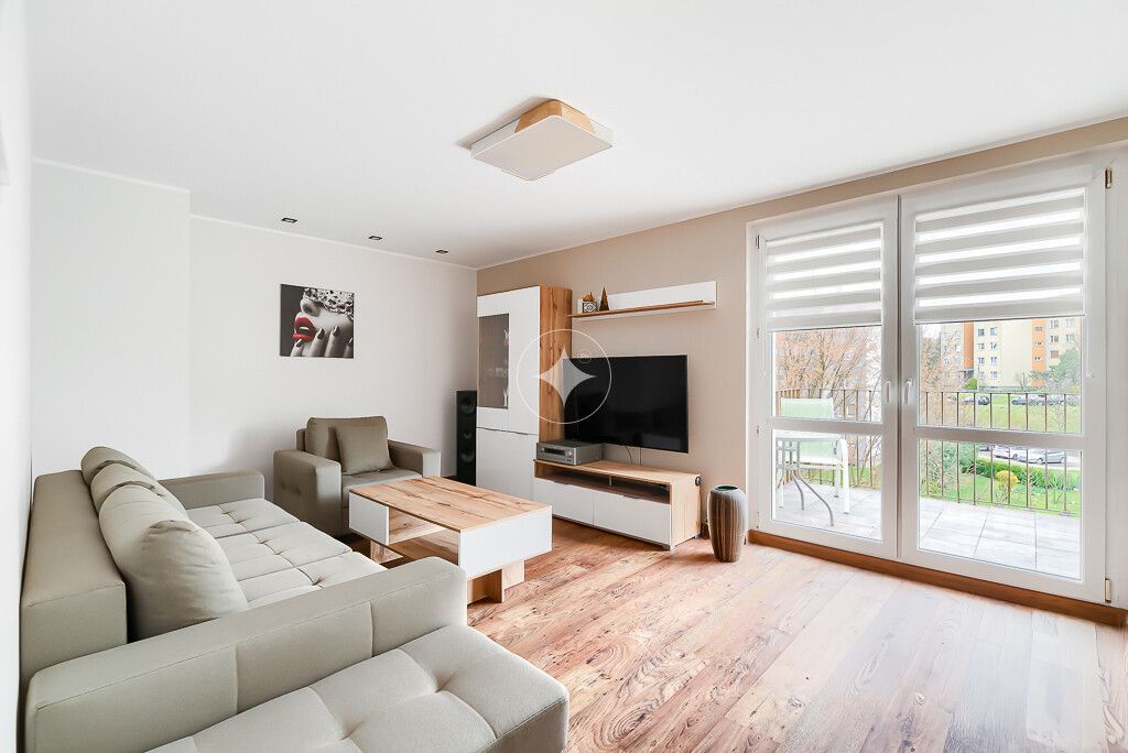 4 pok. | 74 m² | balkon | wys. standard | Stroszek