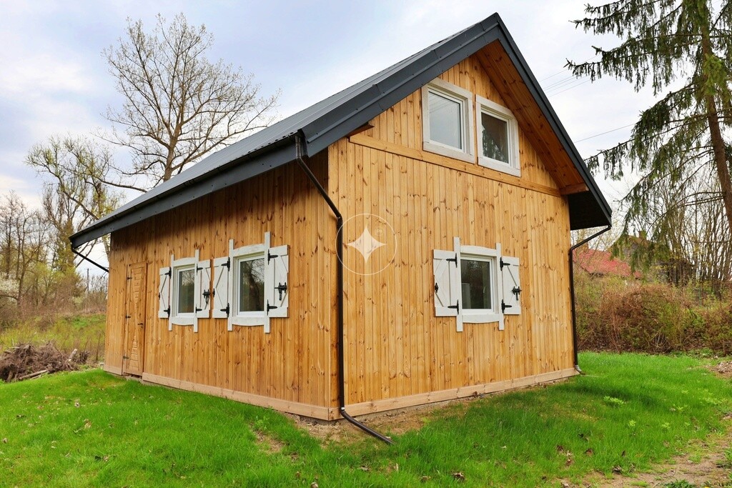 Dom rekreacyjny ok. 70m2 na dużej działce 1000m2.