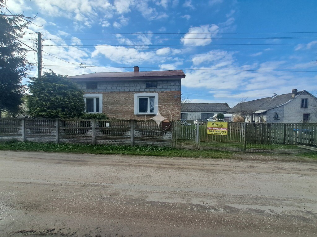 Dom i budynki gospodarcze w Borzykowie