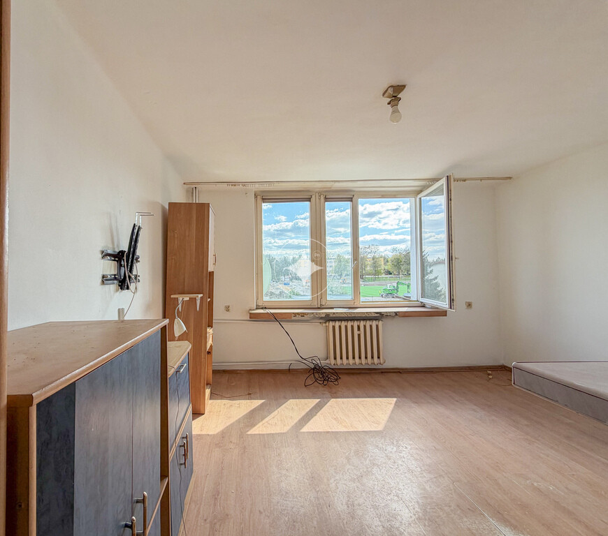 Funkcjonalna kawalerka na os. Dyrekcja, 2. piętro