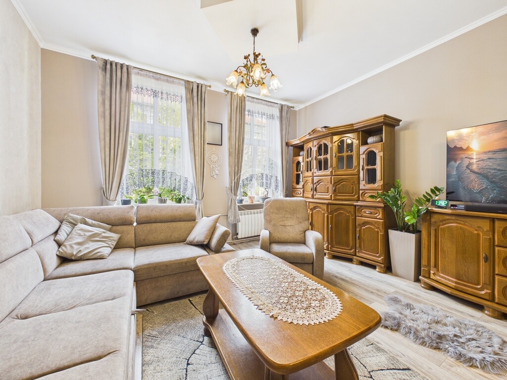 Na sprzedaż 3 pokojowe mieszkanie z balkonem