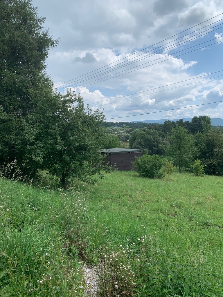 Malutka działeczka z widokiem na góry.