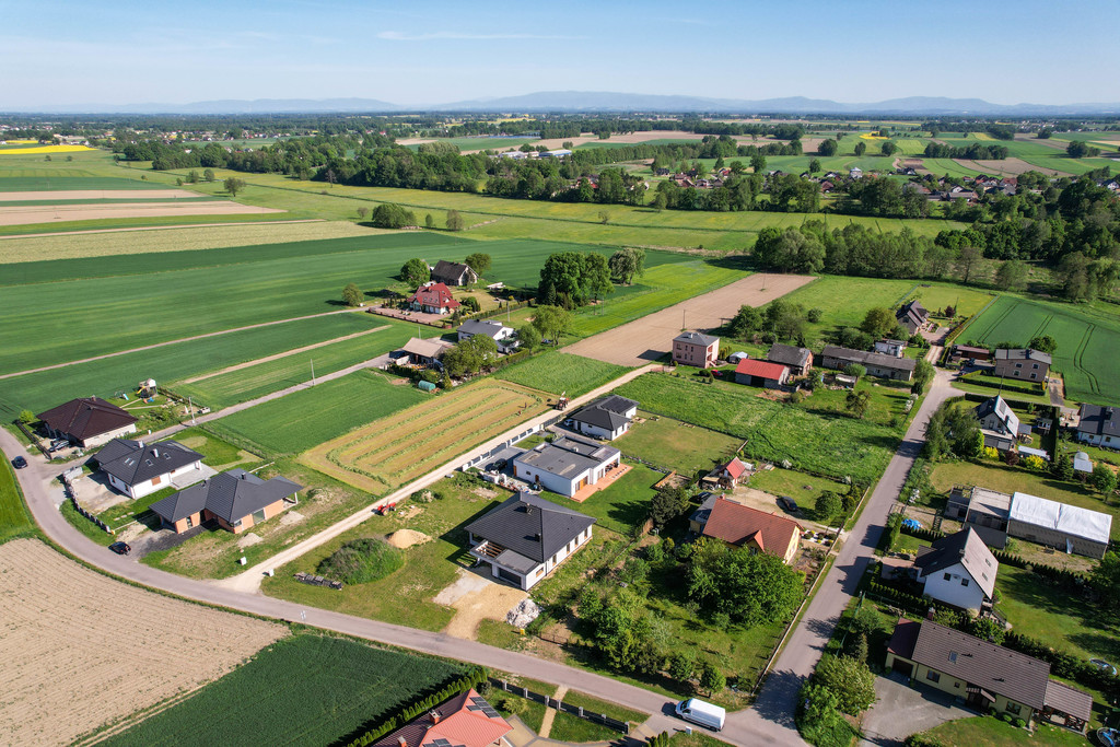 Działka z projektem domu i pozwoleniem na budowę