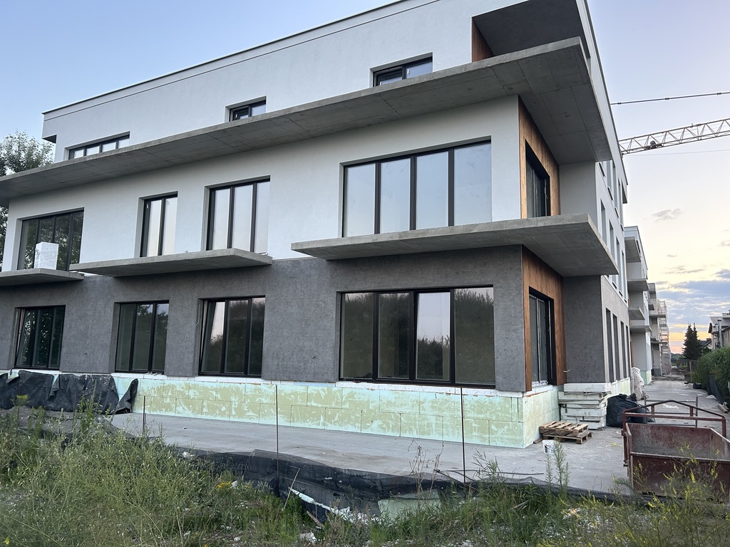61,38m2- PIERWOTNY-DUŻE OKNA, BALKON, TARAS