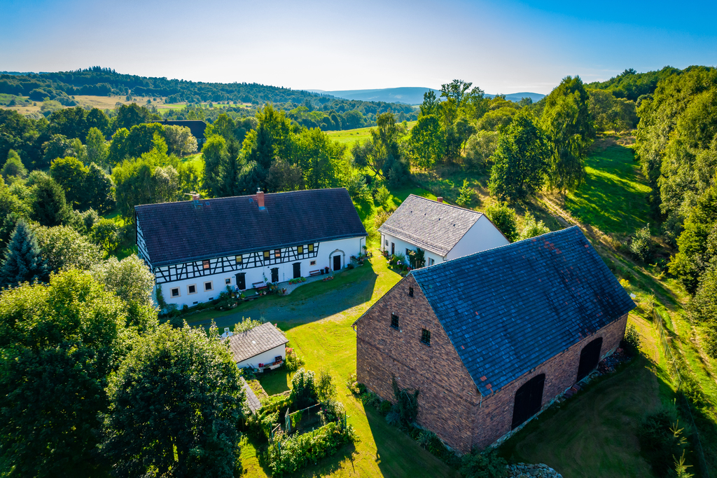 Siedlisko w górach Izerskich, 3 budynki plus ca1ha