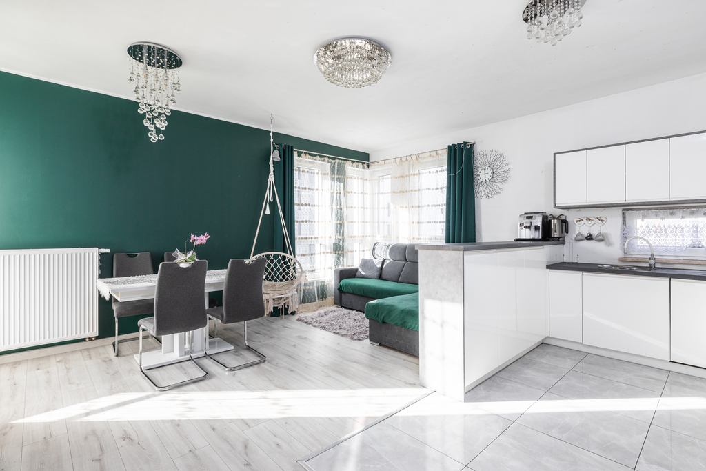 4 pok.,  78,71 m2, świetna lokalizacja, narożne