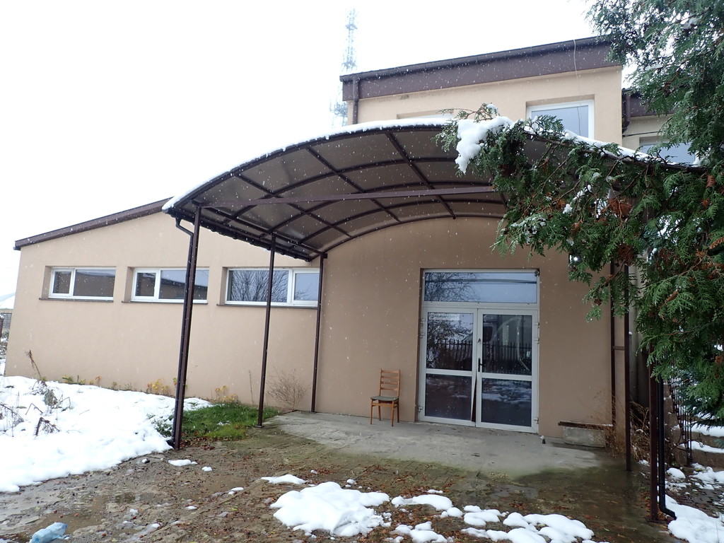 DOM 390m2 Z LOKALEM UŻYTKOWYM, BUSÓWNO