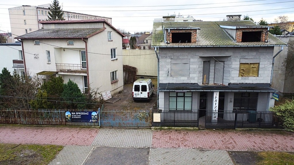 Dwa domy w centrum Wołomina