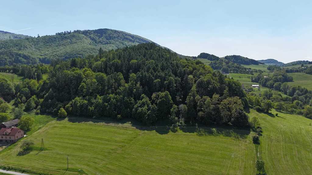 ATRAKCYJNA DZIAŁKA W USTRONIU