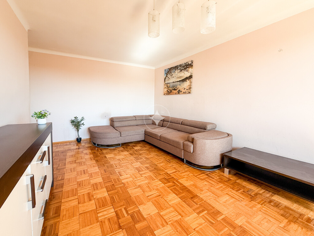 Ustawne M4 przy ul. Połanieckiej 64,4m2