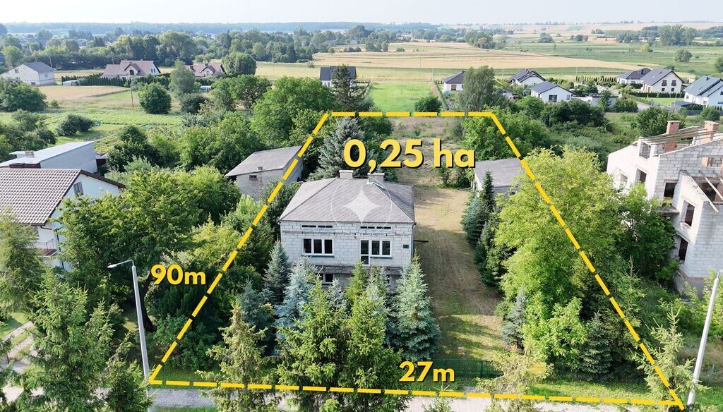 Dom  z dwoma mieszkaniami. Duża działka 0,25 ha