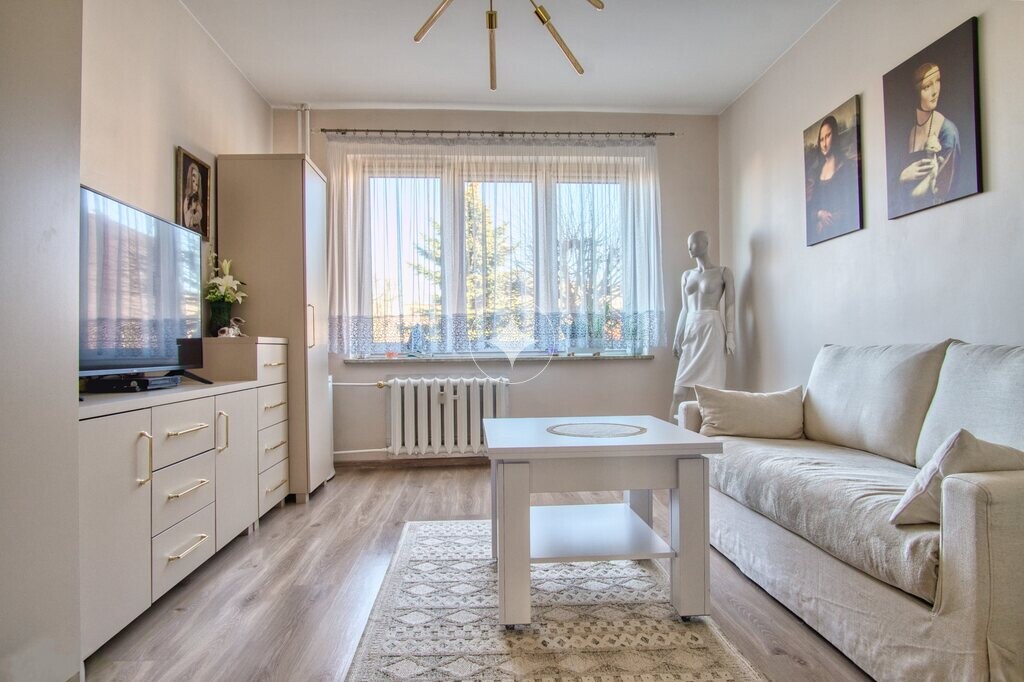 Mieszkanie 2 pokoje, balkon, 1 piętro