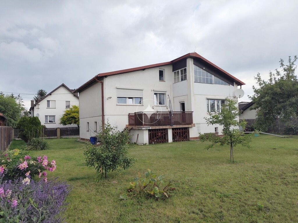 Dom 5 pokoi, 2 kuchnie | Niwnica | 210 m²