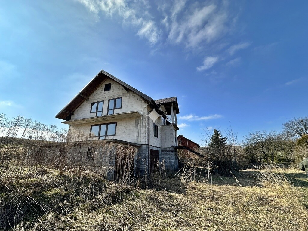 Nieruchomość przy trasie Wolbrom - Miechów