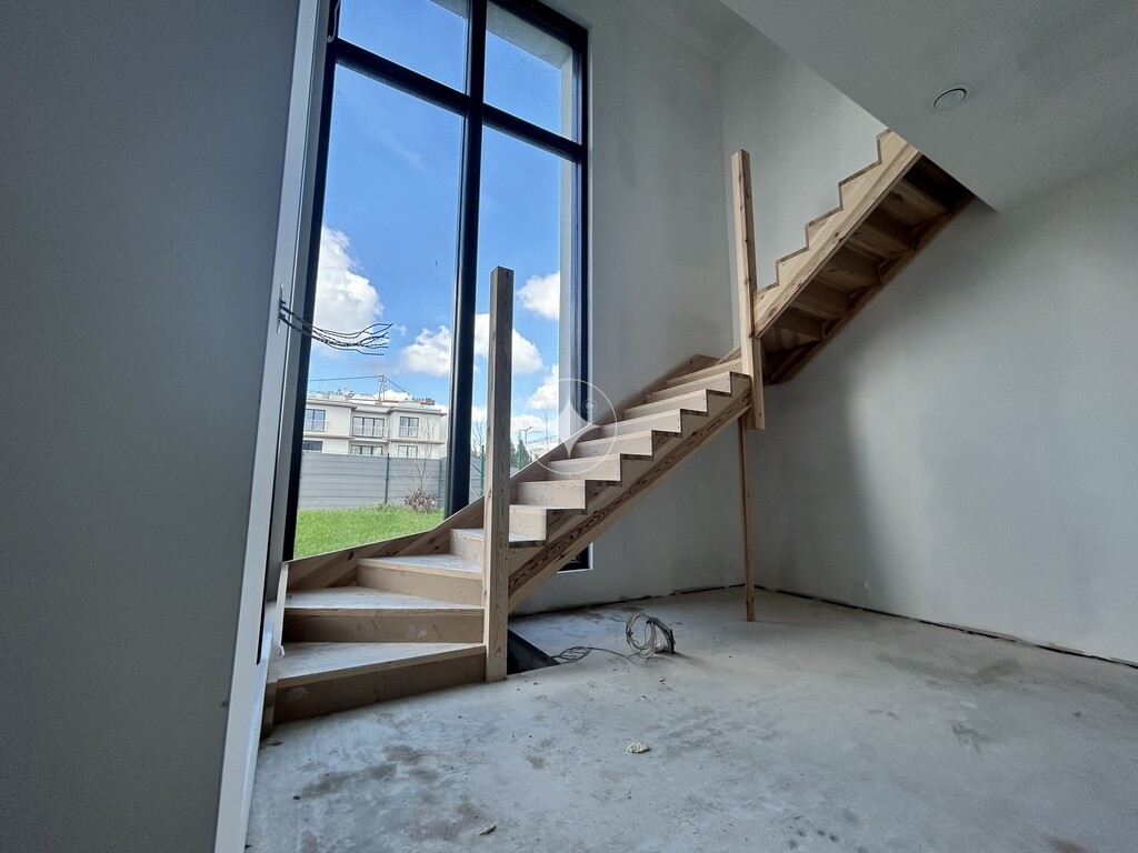 APARTAMENT 149 M2 z ogrodem - stan deweloperski