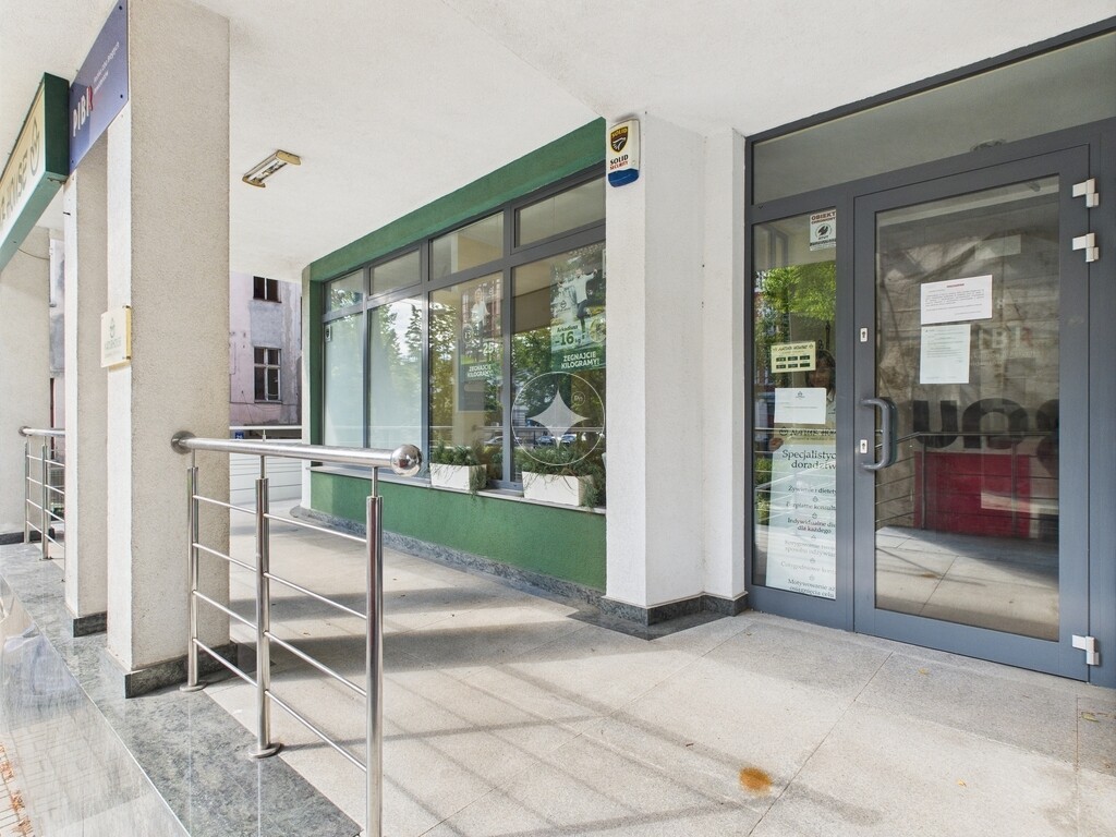 Lokal z witryną na parterze, centrum, 40m2