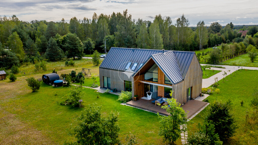 DOM nowoczesna stodoła z sauną i balią BIAŁOWIEŻA