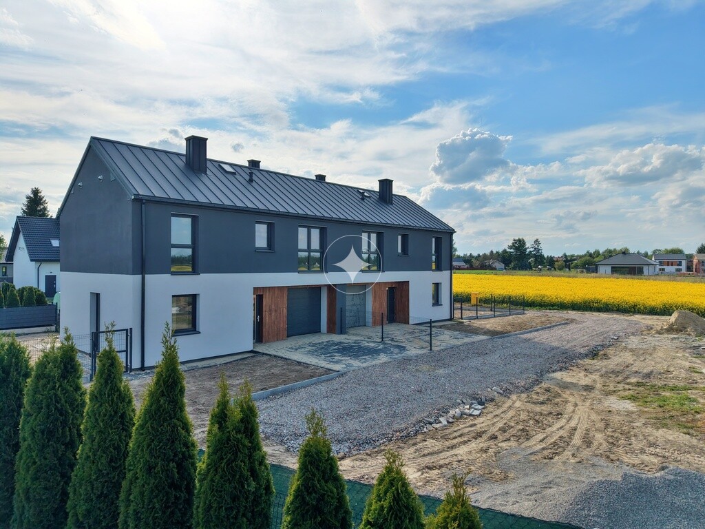 DOM W ZABUDOWIE BLIŻNIACZEJ Z GARAŻEM NOWY KRĘPIEC