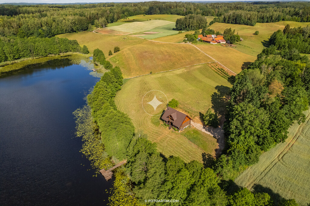 Dom z bala na działce (0,55 HA) z linią brzegową