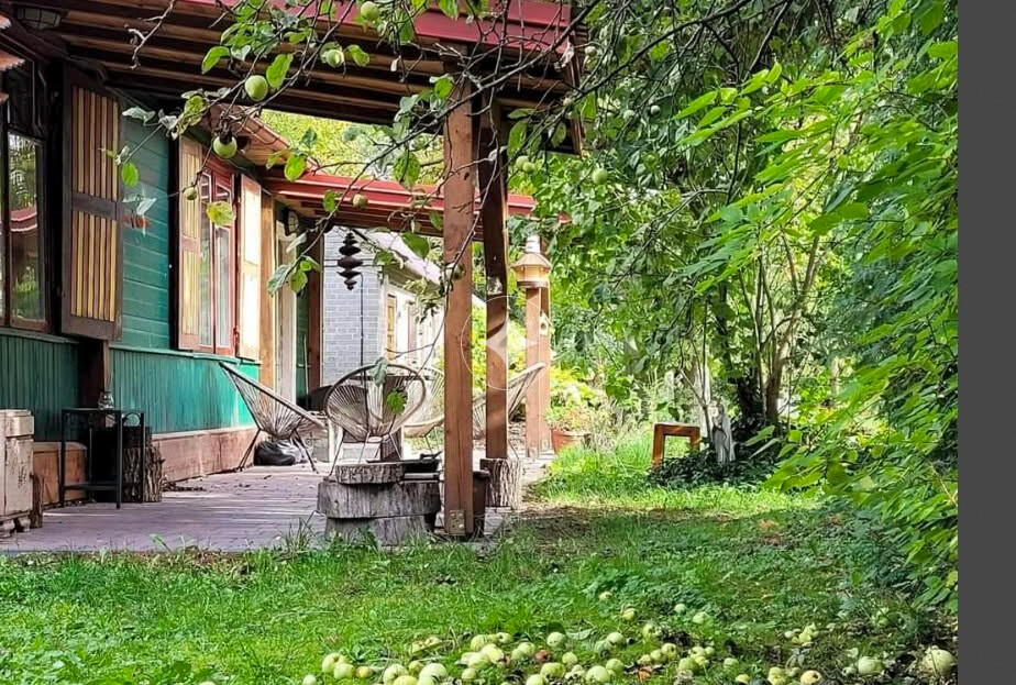 Drewniany dom z sauną w otoczeniu Bugu