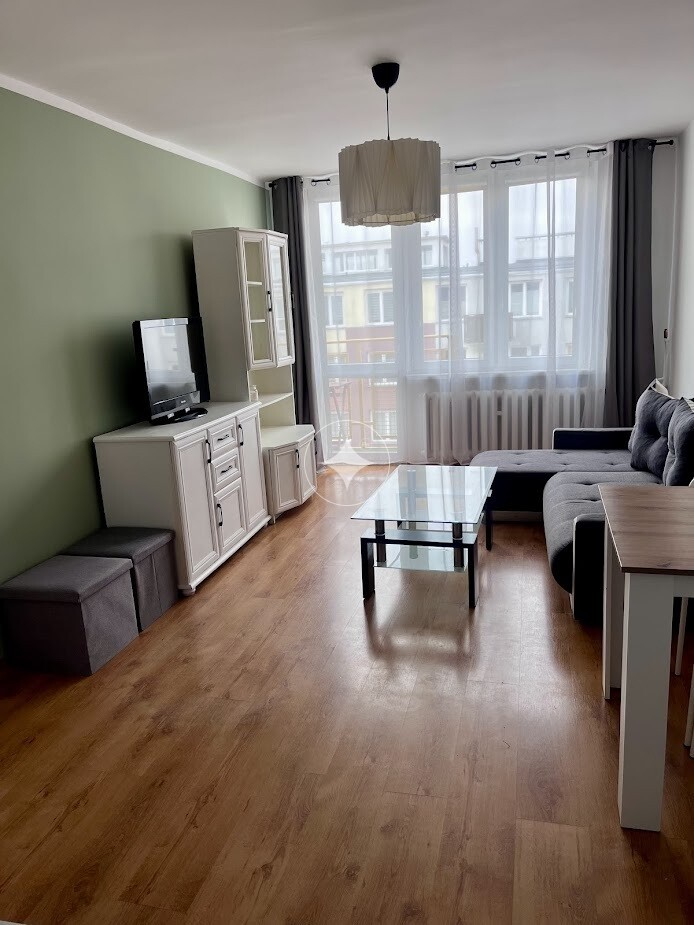 Słoneczne 2 pokoje z balkonem – do zamieszkania.