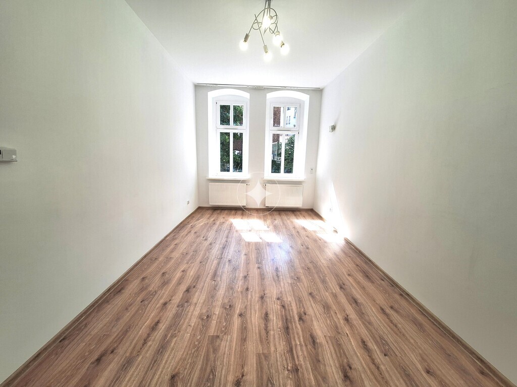 Kawalerka na sprzedaż- Piastowska