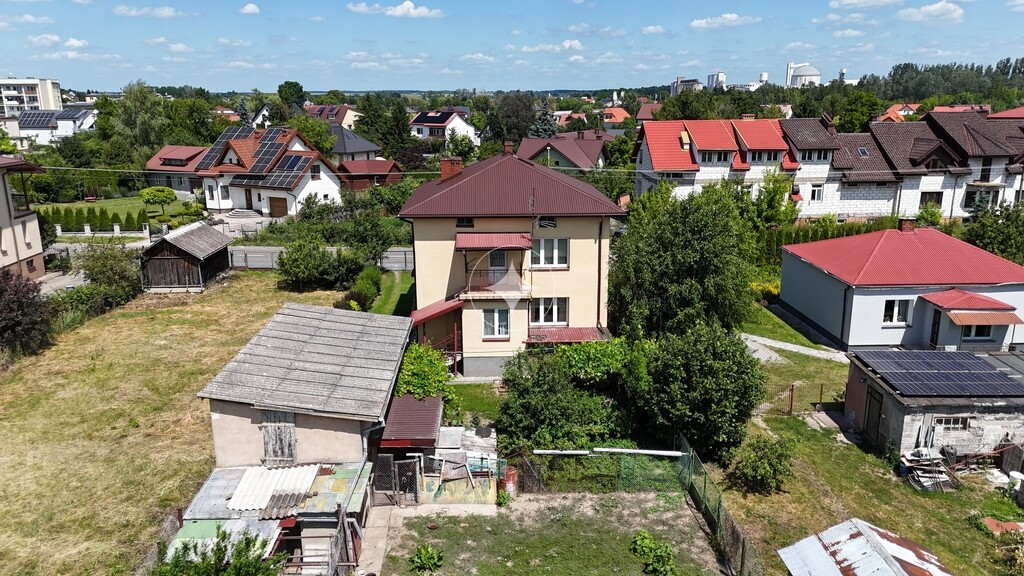 Przestronny i funkcjonalny dom w centrum Werbkowic