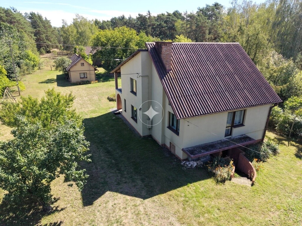 Dom z dużym zapleczem i przestrzenią Teofilów